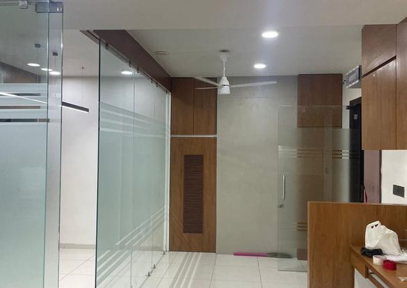 Commerce Six Complex, Navapura