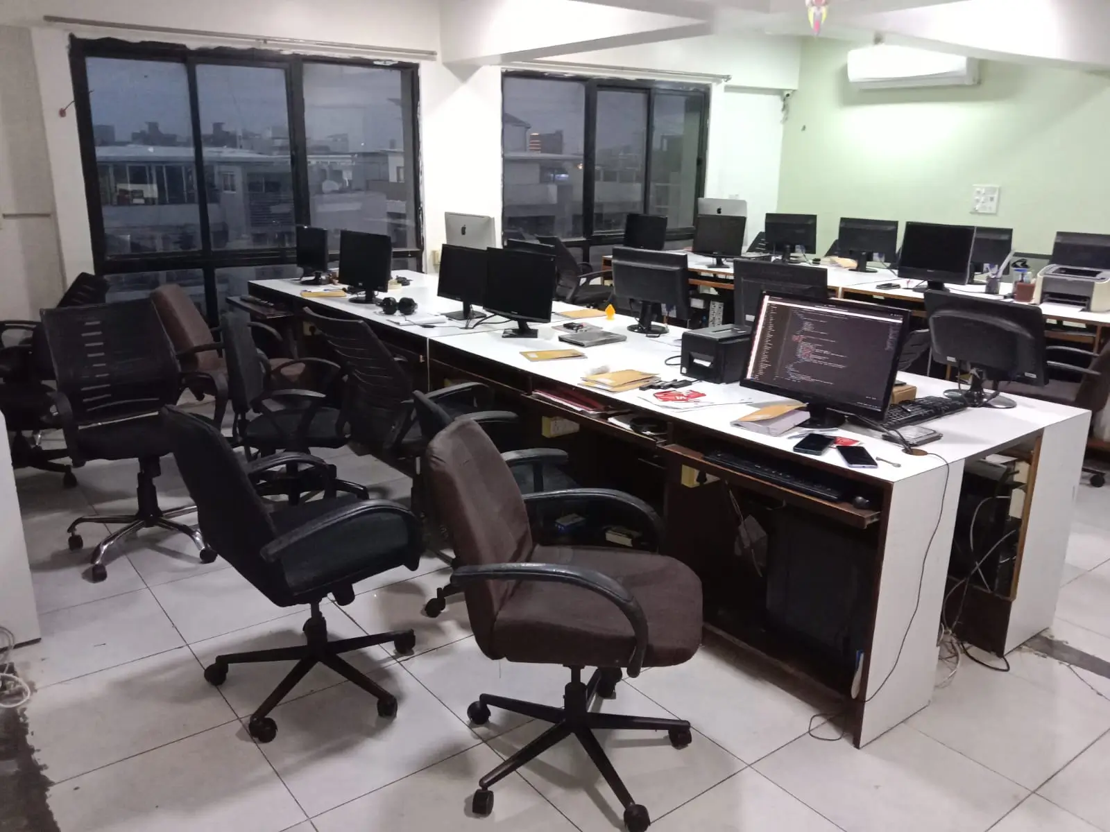 Office Space For Sale in Sarovar Complex,CG. Road, Navrangpura, Ahmedabad